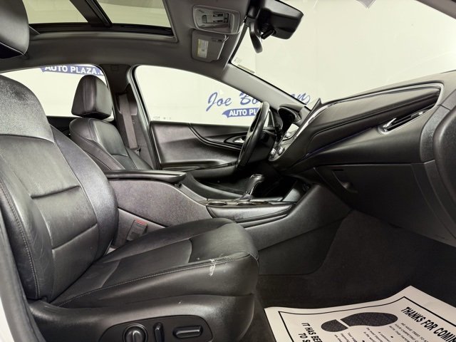 Used 2018 Chevrolet Malibu Premier w/ Premier Sun and Wheel Package image 18