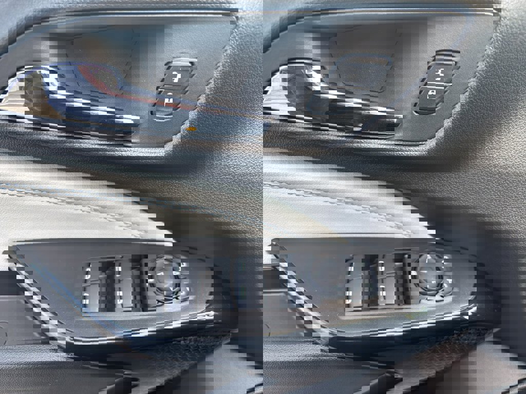 Used 2025 Chevrolet Trax LT w/ Driver Confidence Package image 16