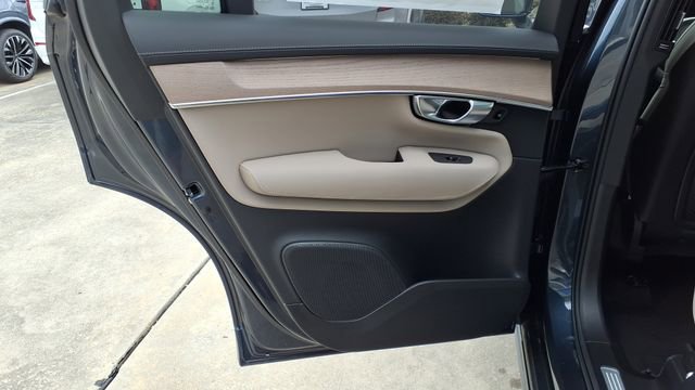 New 2026 Volvo XC90 B6 Plus w/ Protection Package image 15