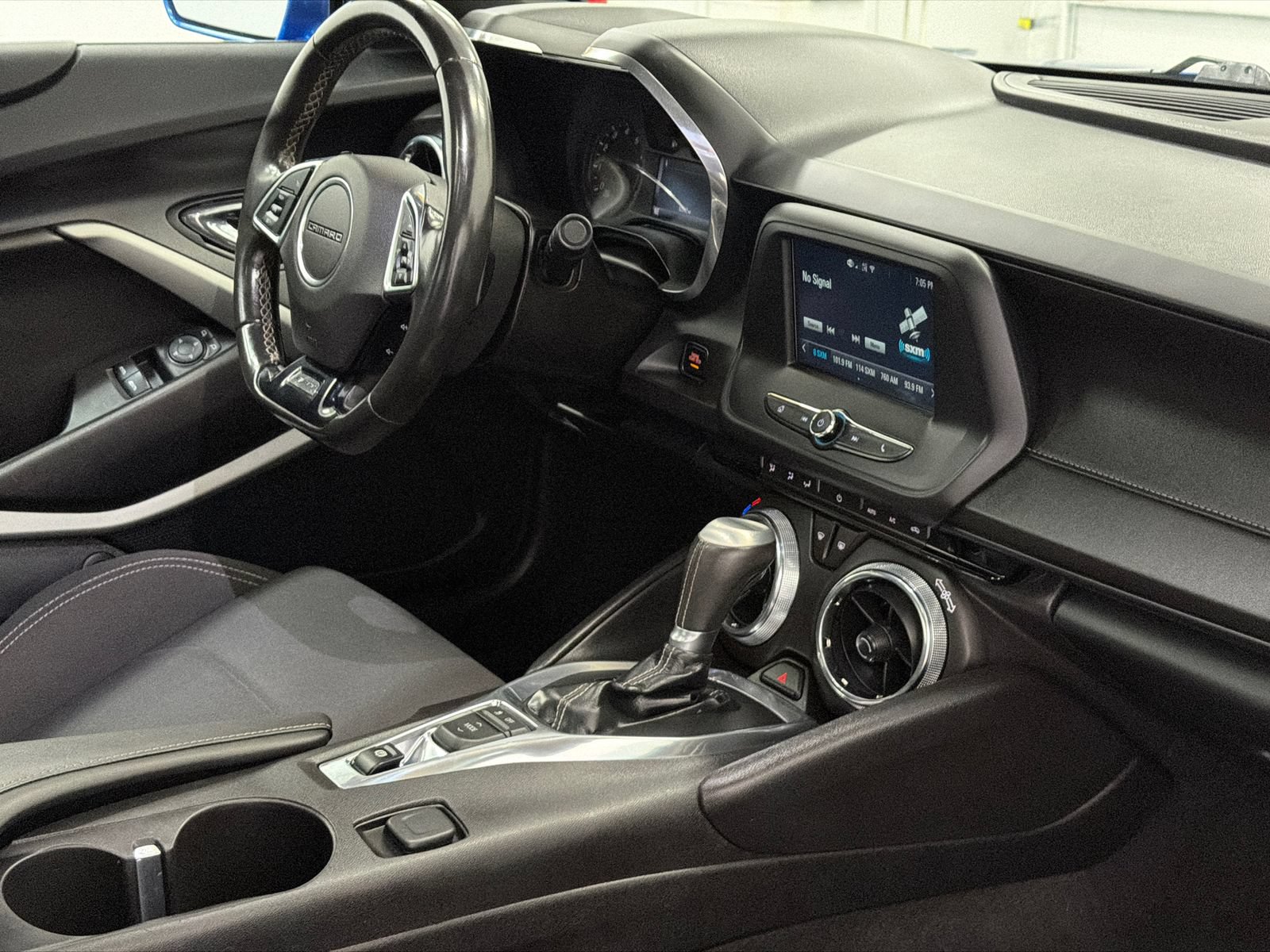 Used 2017 Chevrolet Camaro LT RWD image 9