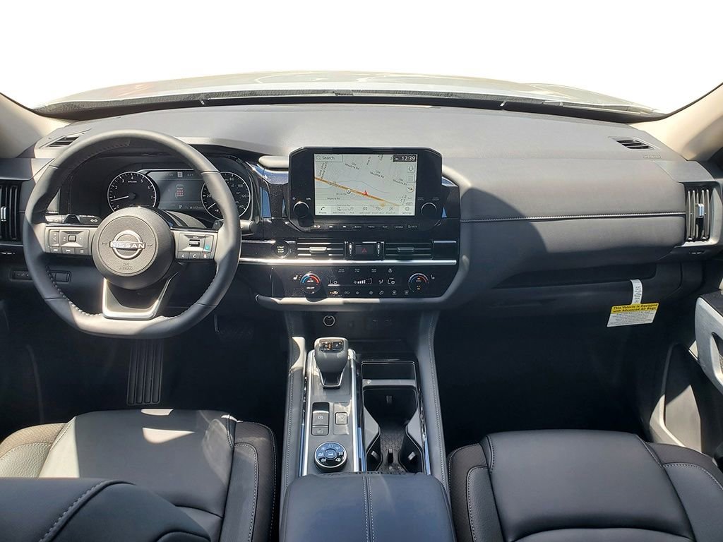 New 2025 Nissan Pathfinder SL w/ Black Appearance Package image 15