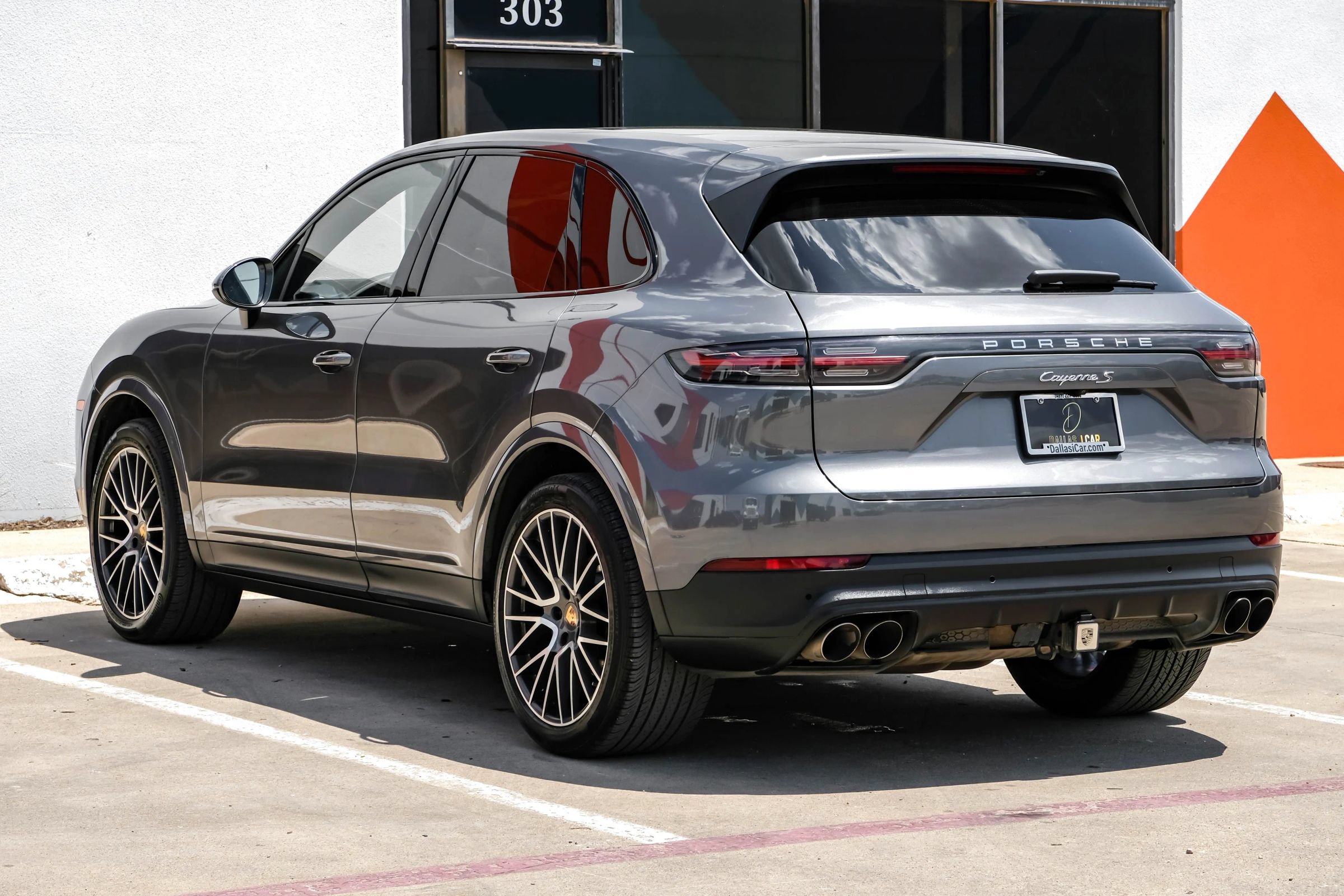 Used 2021 Porsche Cayenne S AWD/4WD image 11