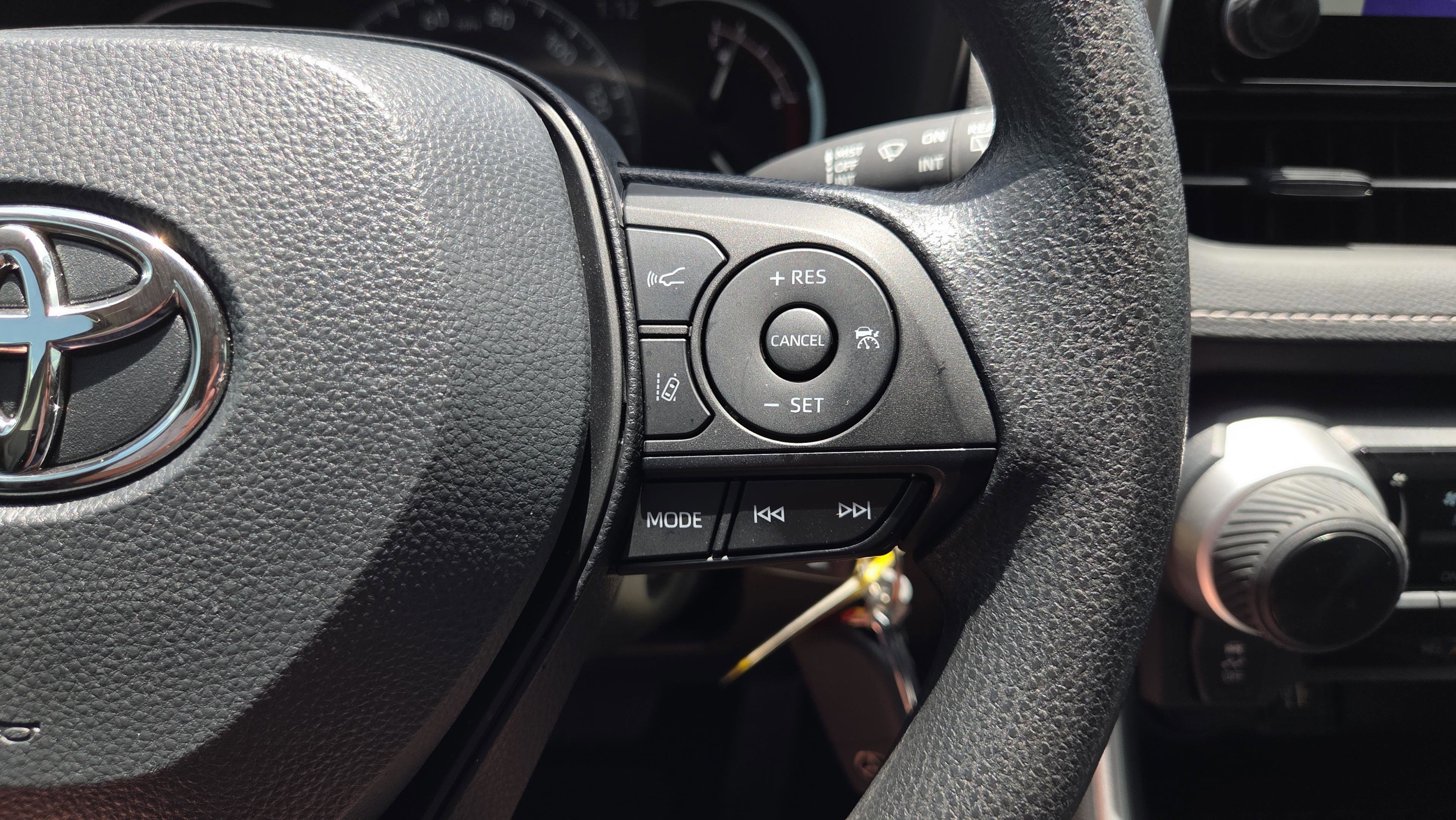 Certified 2025 Toyota RAV4 LE FWD image 25
