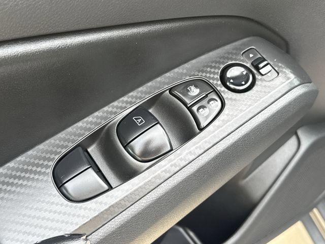 Used 2024 Nissan Altima 2.5 SV image 17