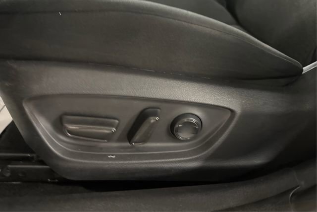 Used 2019 Toyota Camry LE image 18