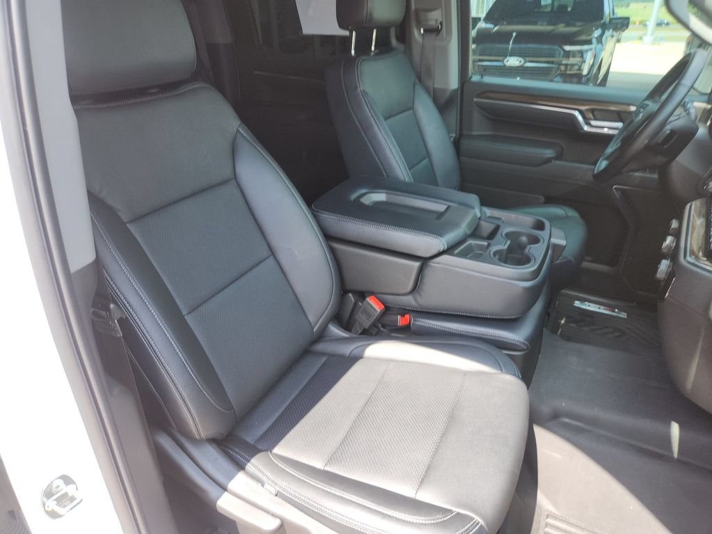 Used 2024 Chevrolet Silverado 1500 RST AWD/4WD image 33