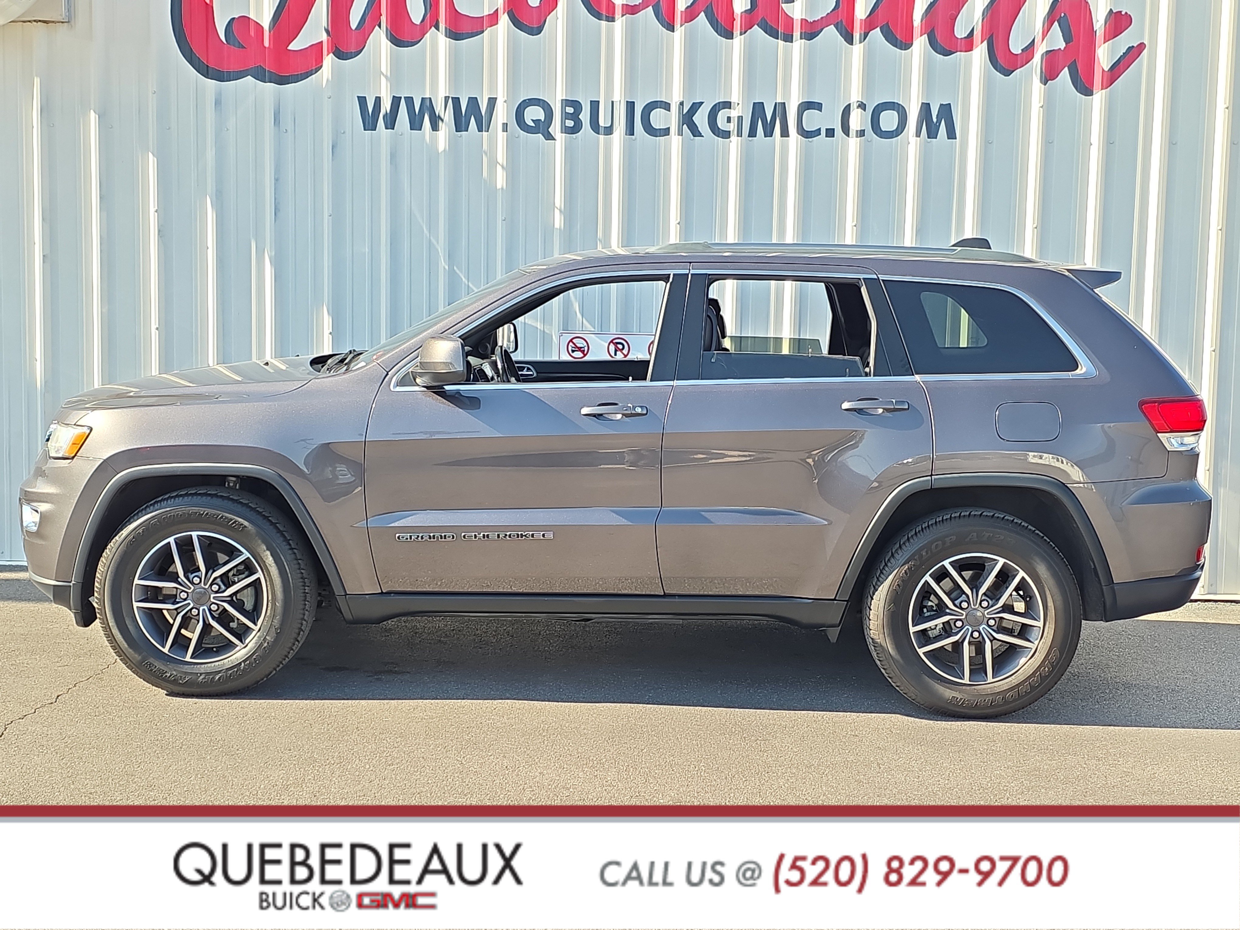 Used 2020 Jeep Grand Cherokee Laredo w/ Laredo X Package RWD image 4