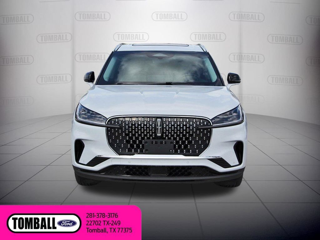 Used 2025 Lincoln Aviator 2WD image 2