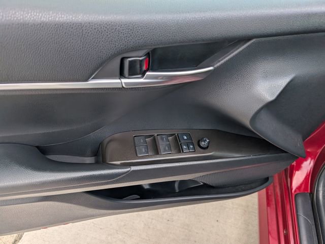 Used 2022 Toyota Camry LE FWD image 8