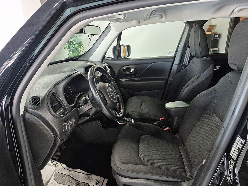 Used 2019 Jeep Renegade Altitude w/ Quick Order Package 2XM FWD image 11