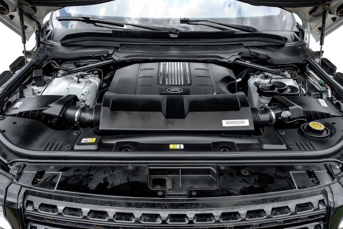 Used 2017 Land Rover Range Rover Supercharged image 56