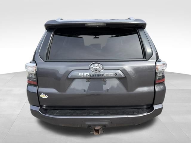 Used 2016 Toyota 4Runner SR5 image 4