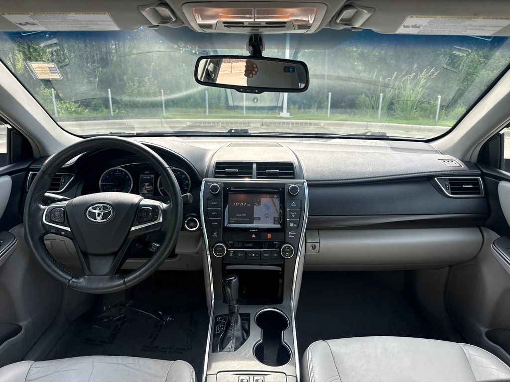 Used 2017 Toyota Camry XLE w/ Moonroof Package FWD image 16