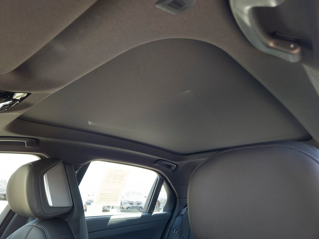 Used 2024 BMW 740i w/ Premium Package image 15