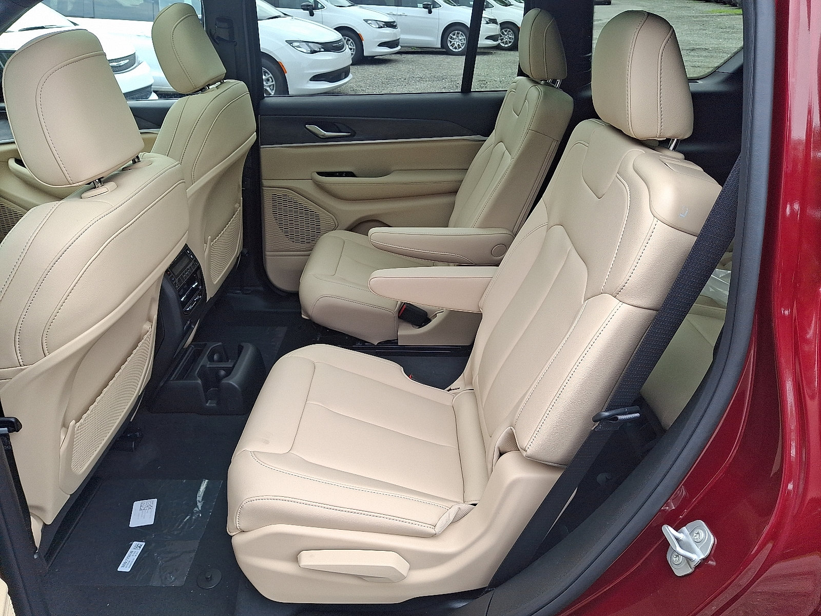 New 2025 Jeep Grand Cherokee L Limited AWD/4WD image 6