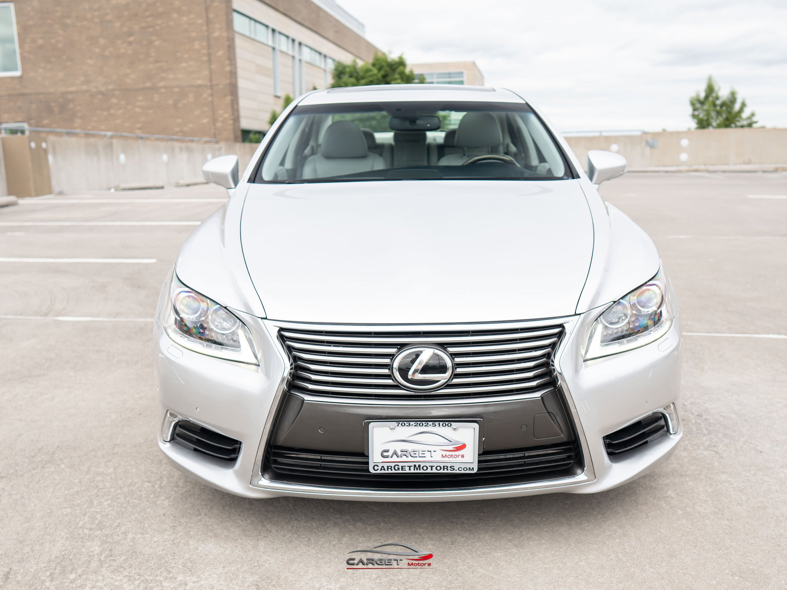 Used 2016 Lexus LS 460 AWD w/ Comfort Package image 2