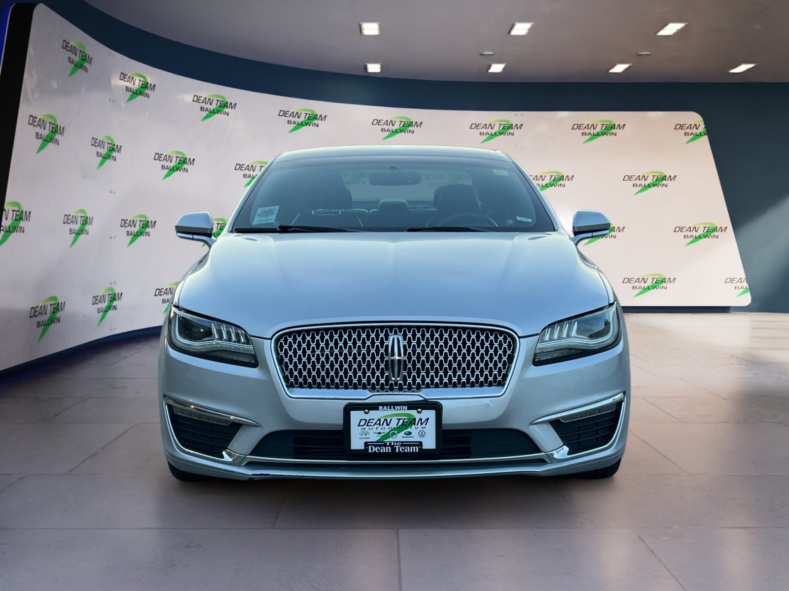 Used 2017 Lincoln MKZ Premiere image 2