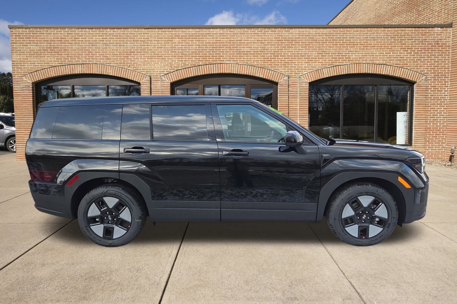 New 2026 Hyundai Santa Fe SE image 2