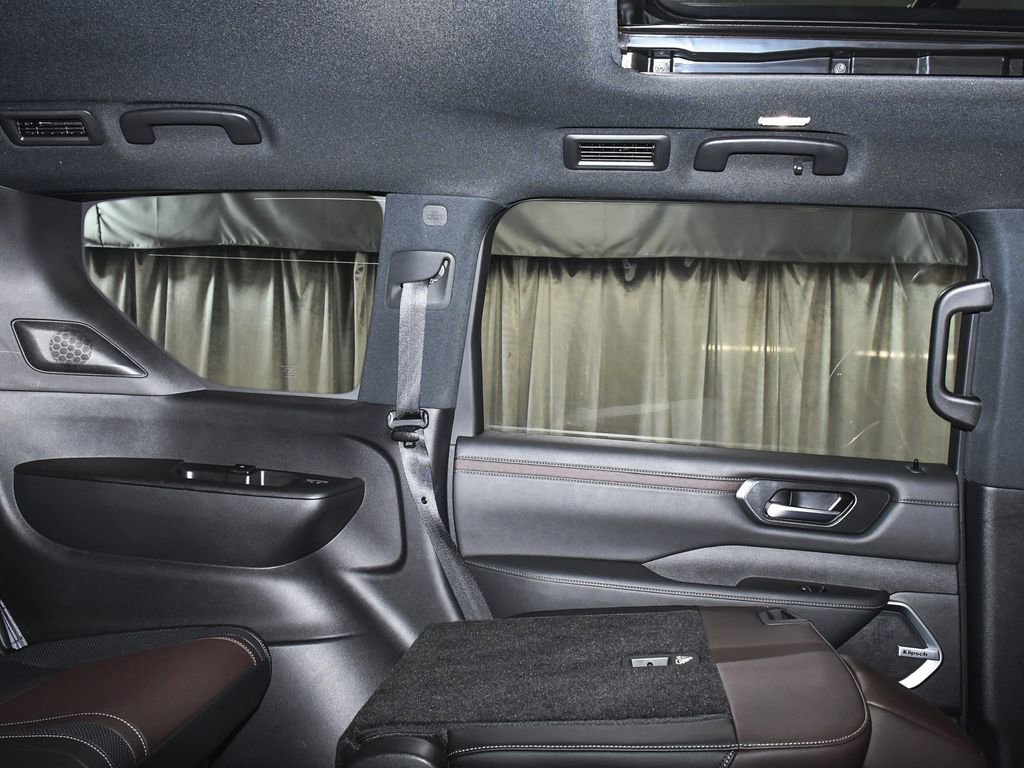 Used 2025 Nissan Armada Platinum Reserve AWD/4WD image 61