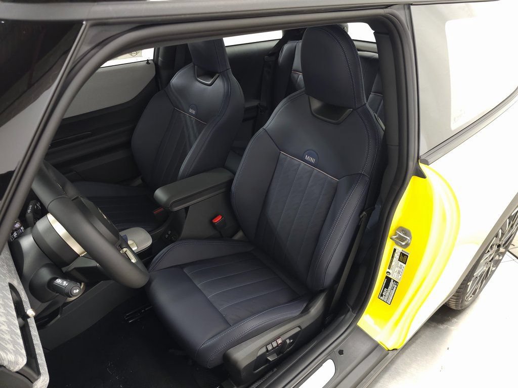 Used 2025 MINI Cooper S FWD image 11