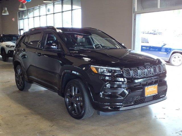 Certified 2024 Jeep Compass Limited w/ High Altitude Package AWD/4WD image 4