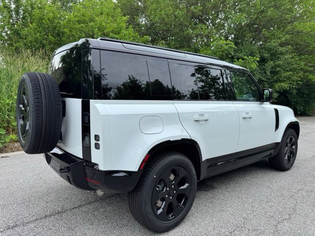 New 2026 Land Rover Defender 110 X-Dynamic SE AWD/4WD image 5