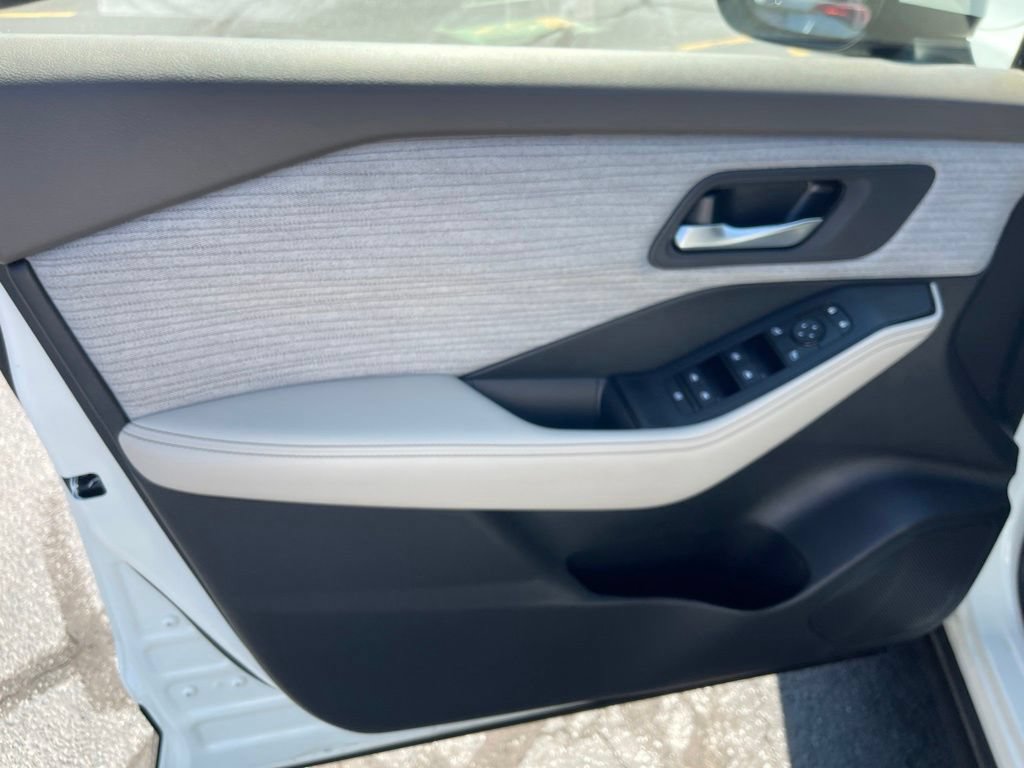 Certified 2023 Nissan Rogue SV AWD/4WD image 9