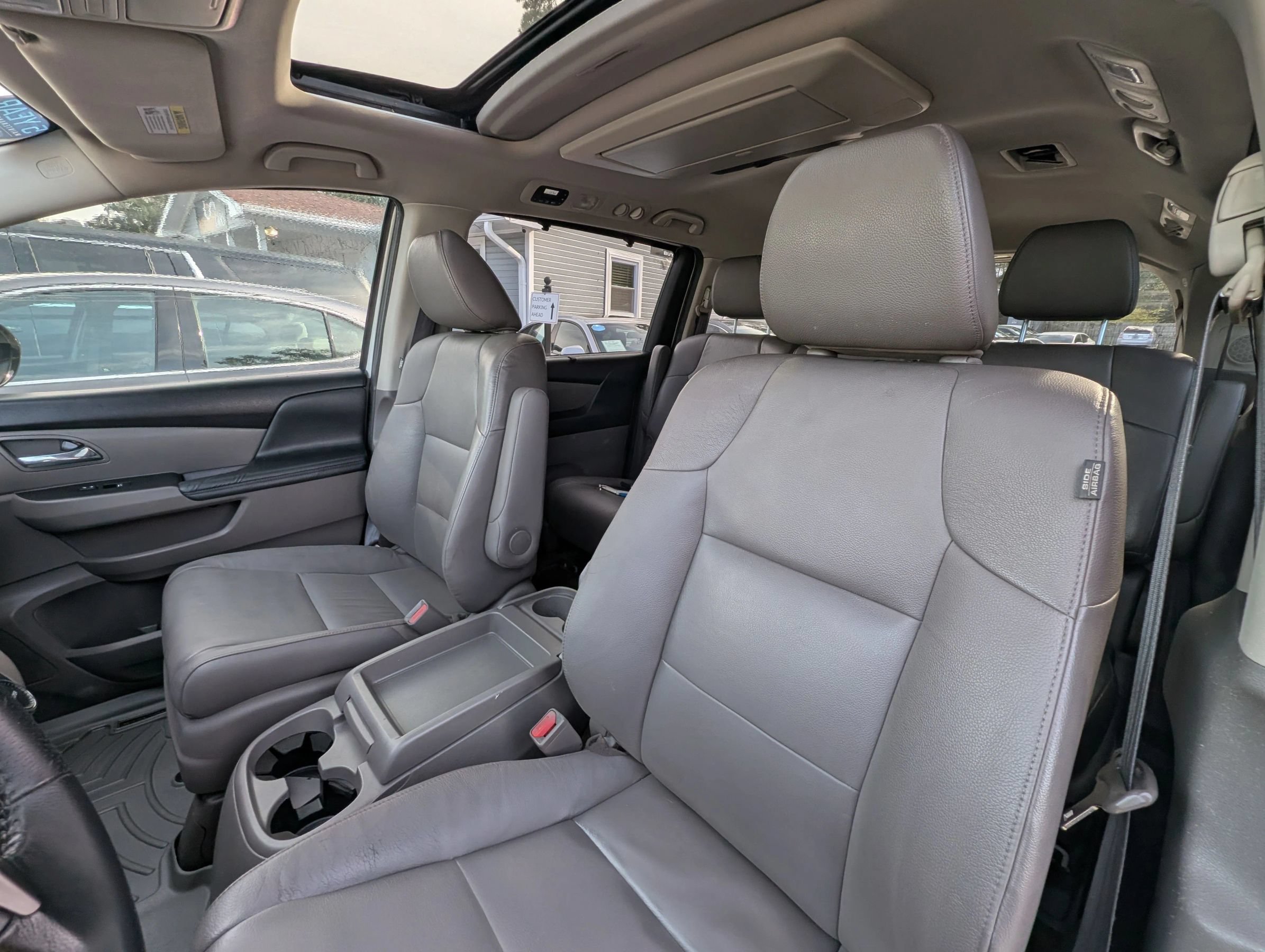 Used 2016 Honda Odyssey Touring Elite image 10