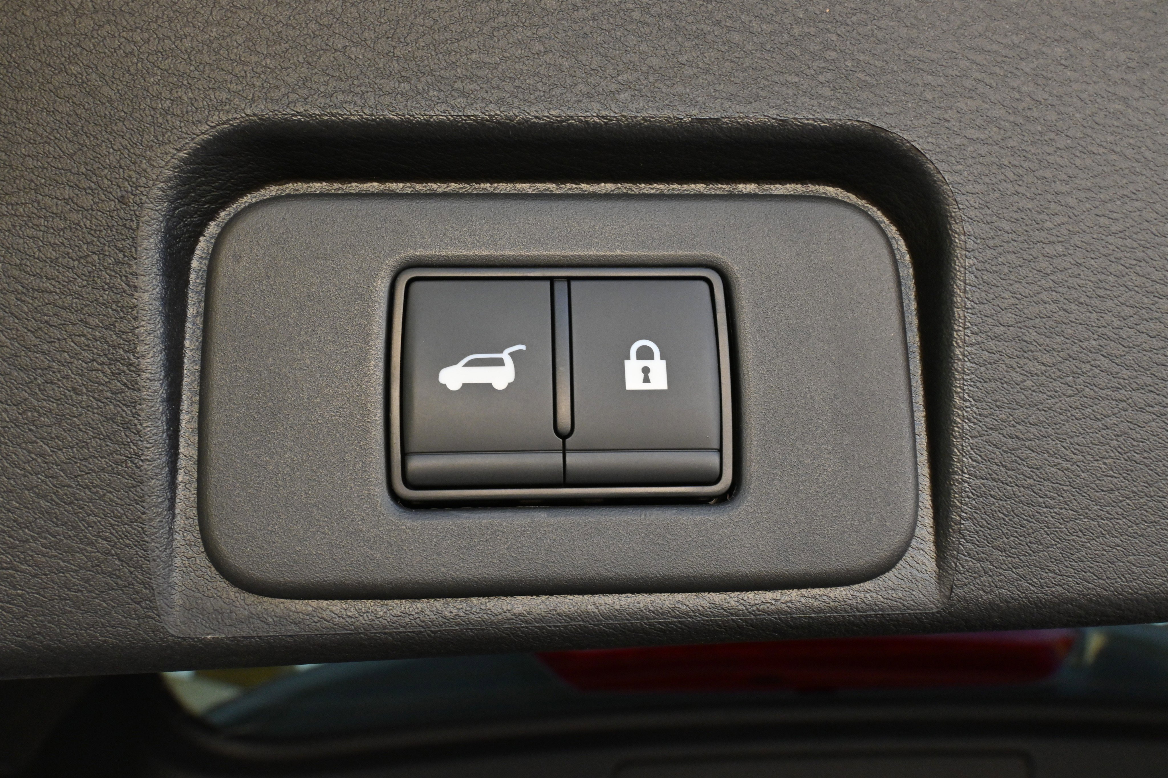 Used 2025 Nissan Rogue SV w/ Rock Creek Premium Package image 19