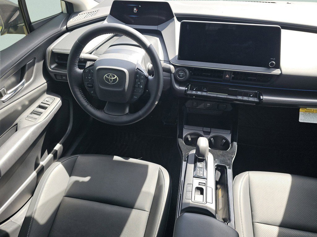 Used 2025 Toyota Prius AWD image 27
