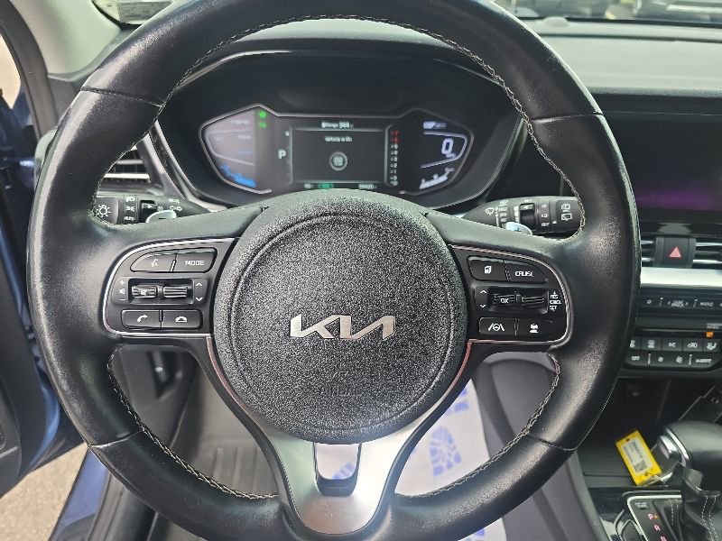 Used 2022 Kia Niro EX Premium FWD image 11