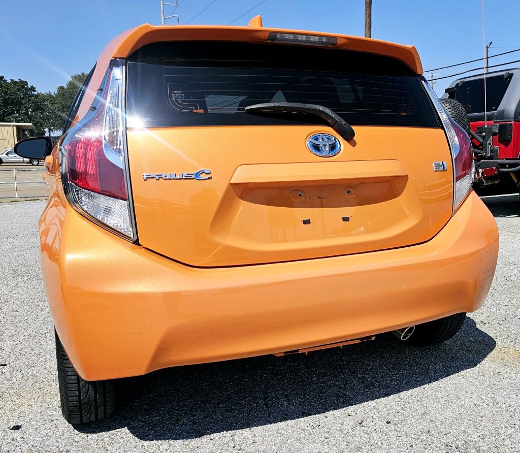 Used 2015 Toyota Prius C image 5