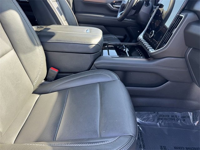 Certified 2025 GMC Yukon XL Denali image 6