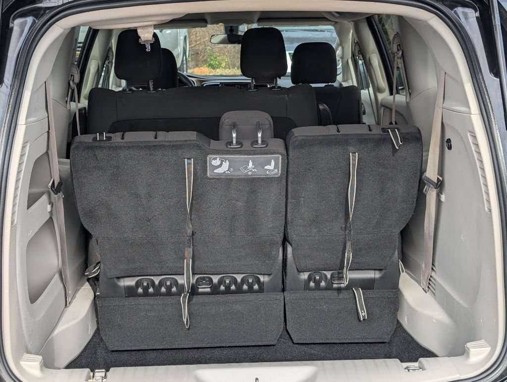 Used 2018 Chrysler Pacifica L FWD image 22
