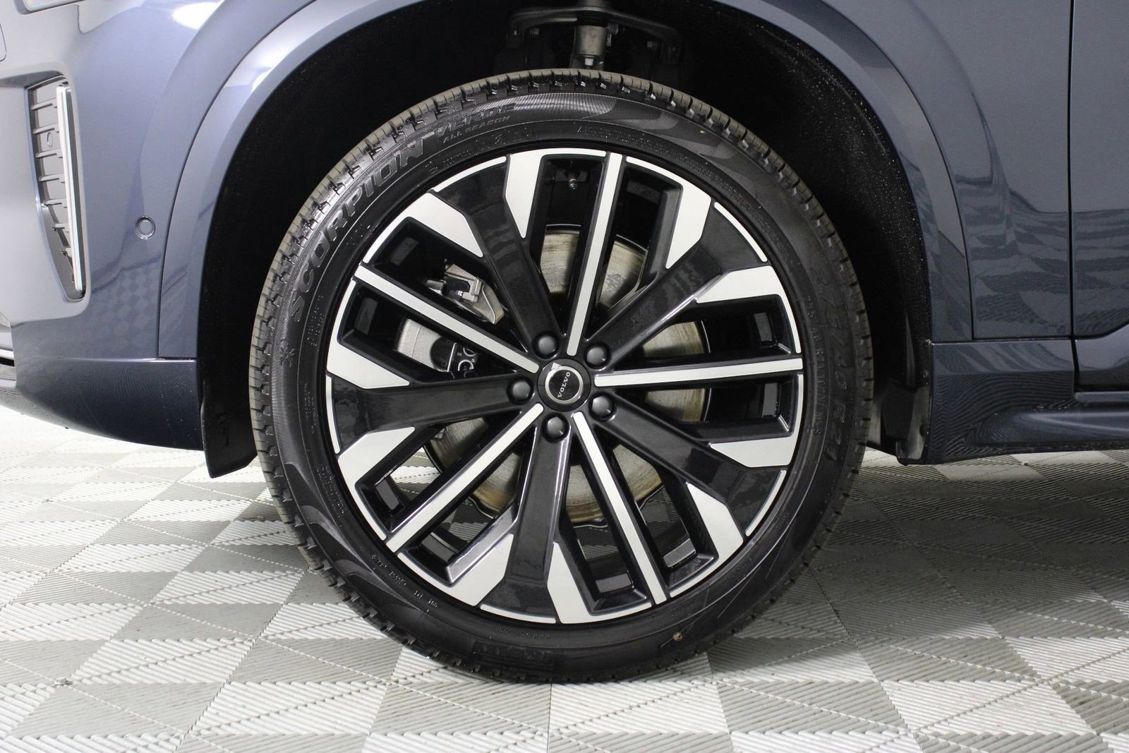 New 2026 Volvo XC90 T8 Plus image 13