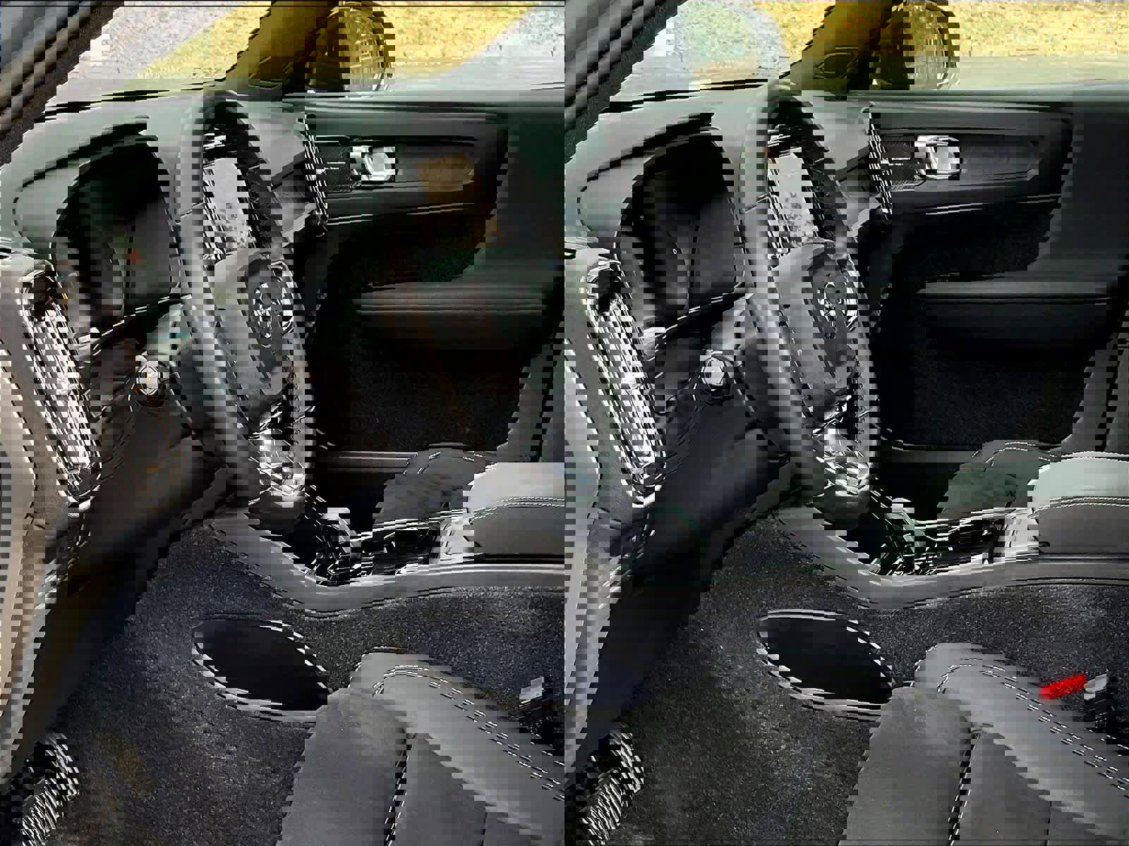 Used 2023 Volvo XC40 Recharge Ultimate AWD/4WD image 16