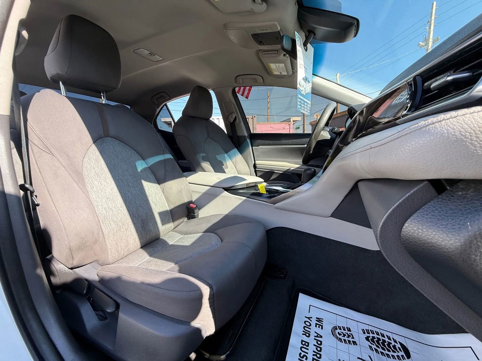 Used 2018 Toyota Camry LE image 14