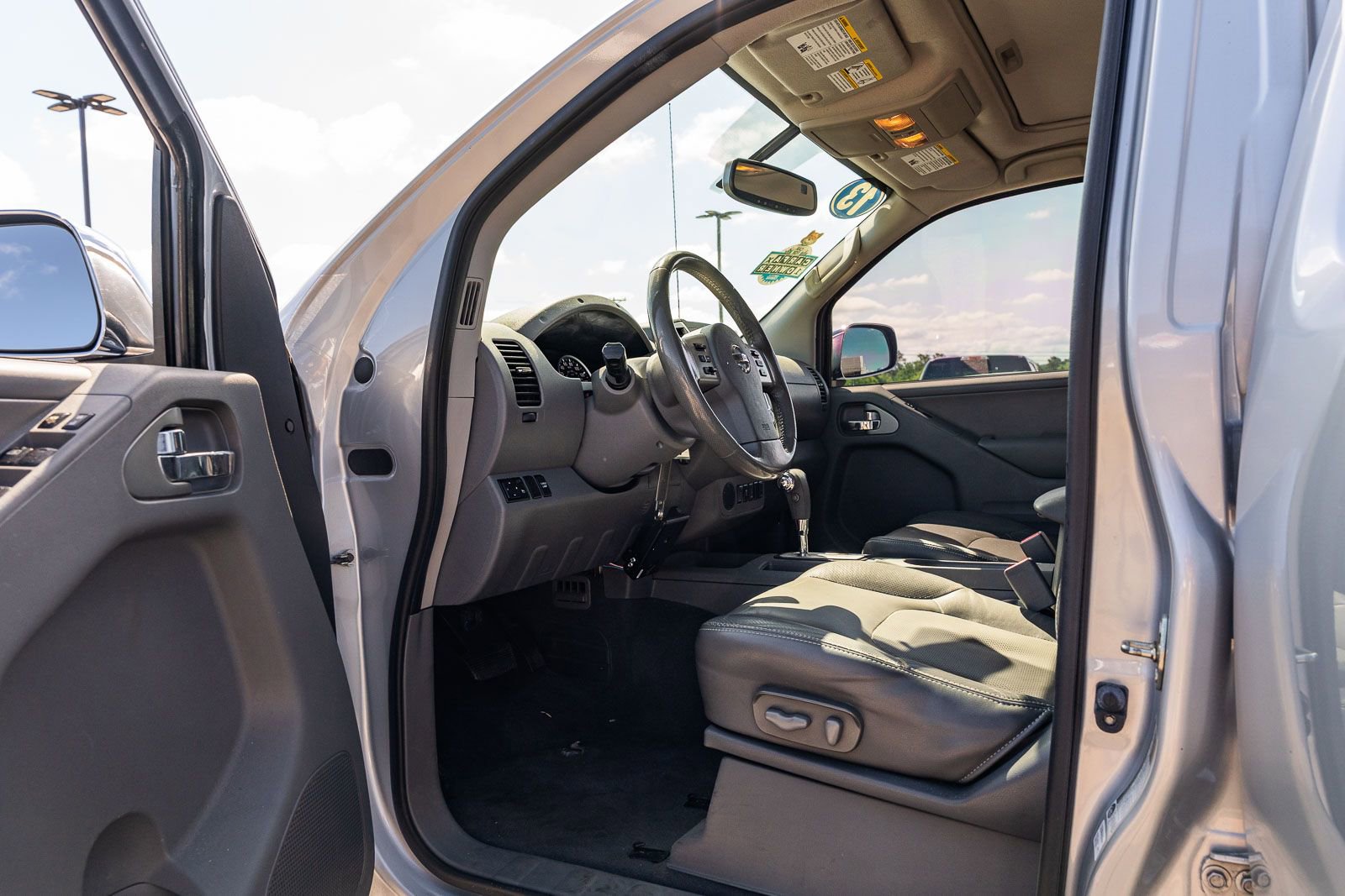 Used 2019 Nissan Frontier SL RWD image 18
