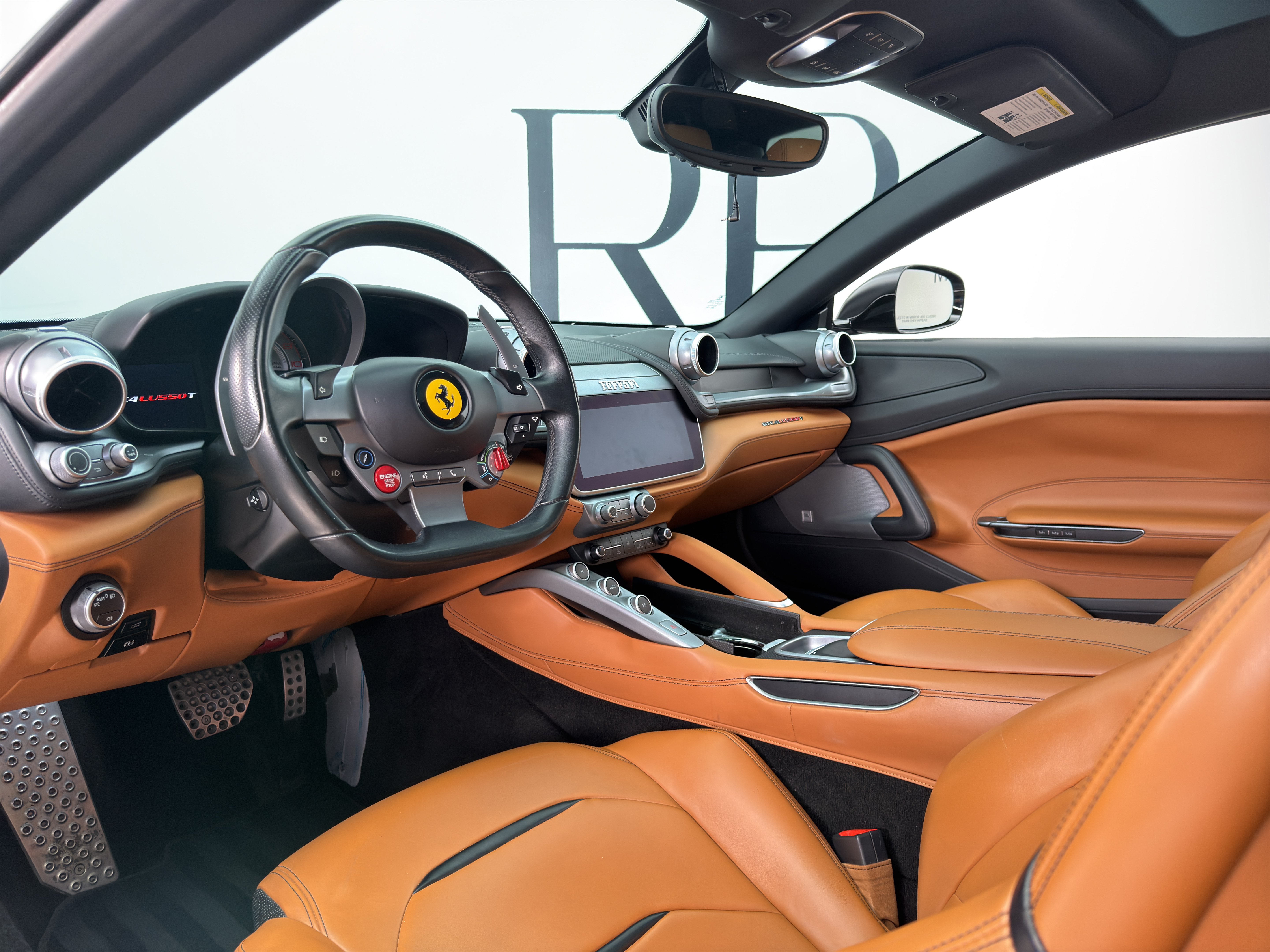 Used 2018 Ferrari GTC4Lusso T RWD image 2