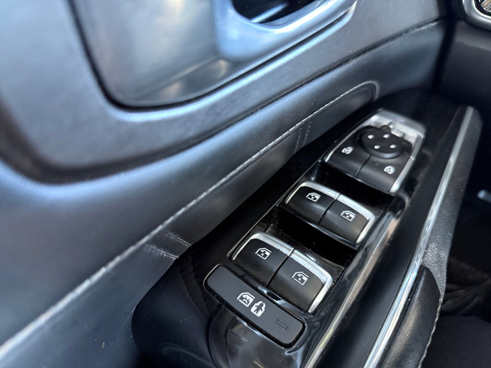 Used 2023 Kia Sorento SX image 20