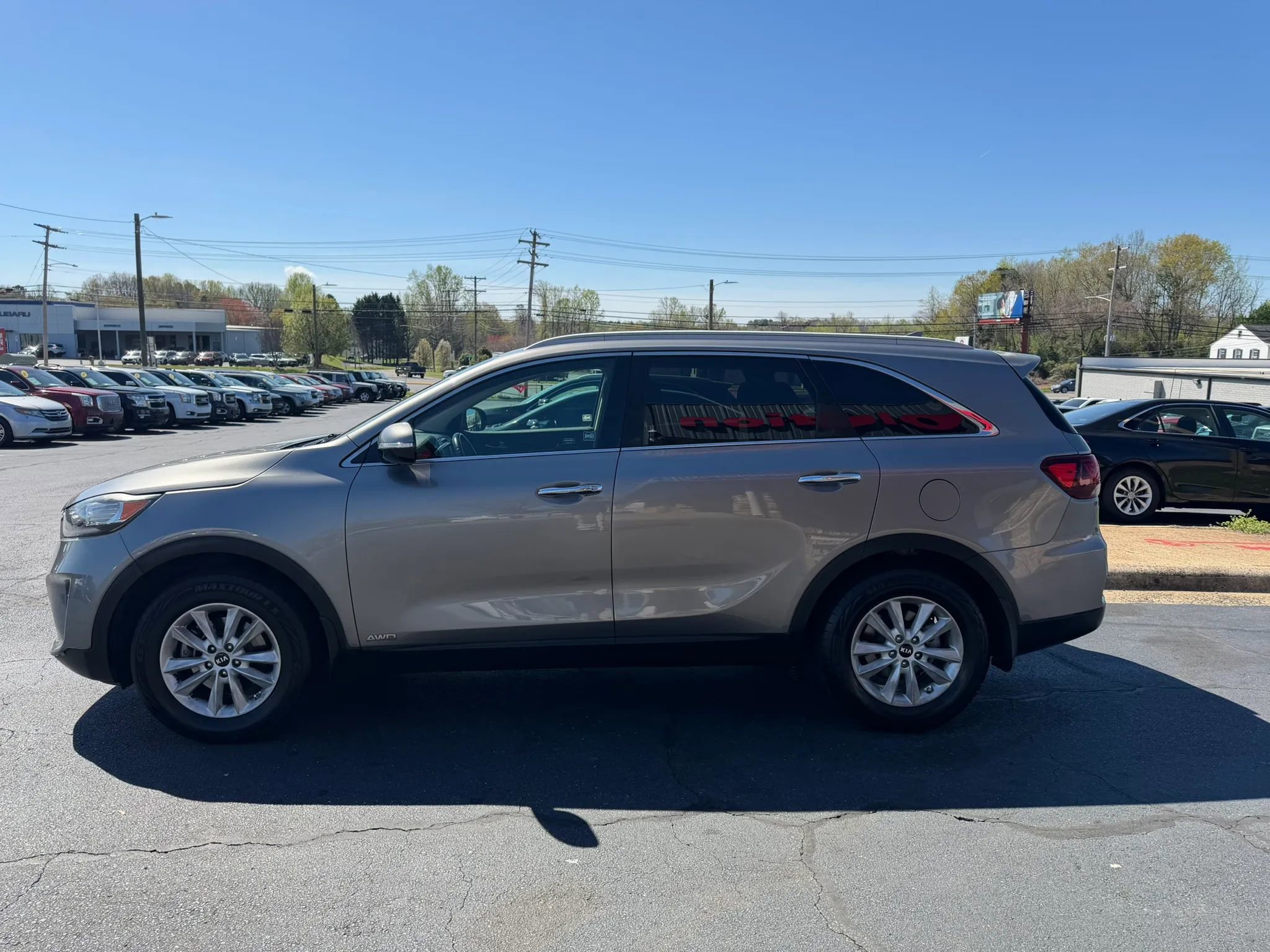 Used 2019 Kia Sorento LX w/ LX Convenience Package image 4