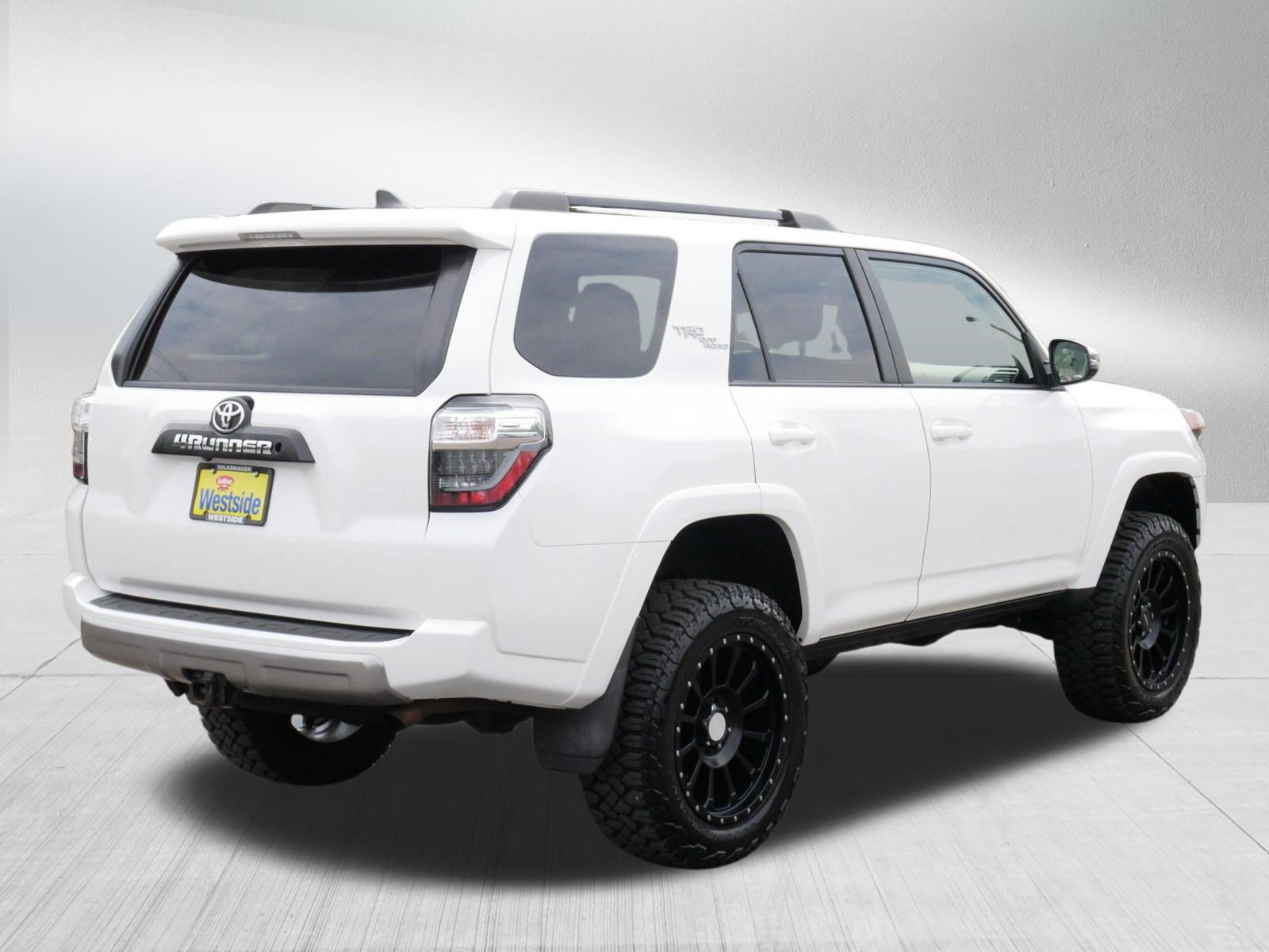 Used 2019 Toyota 4Runner TRD Off-Road Premium AWD/4WD image 7