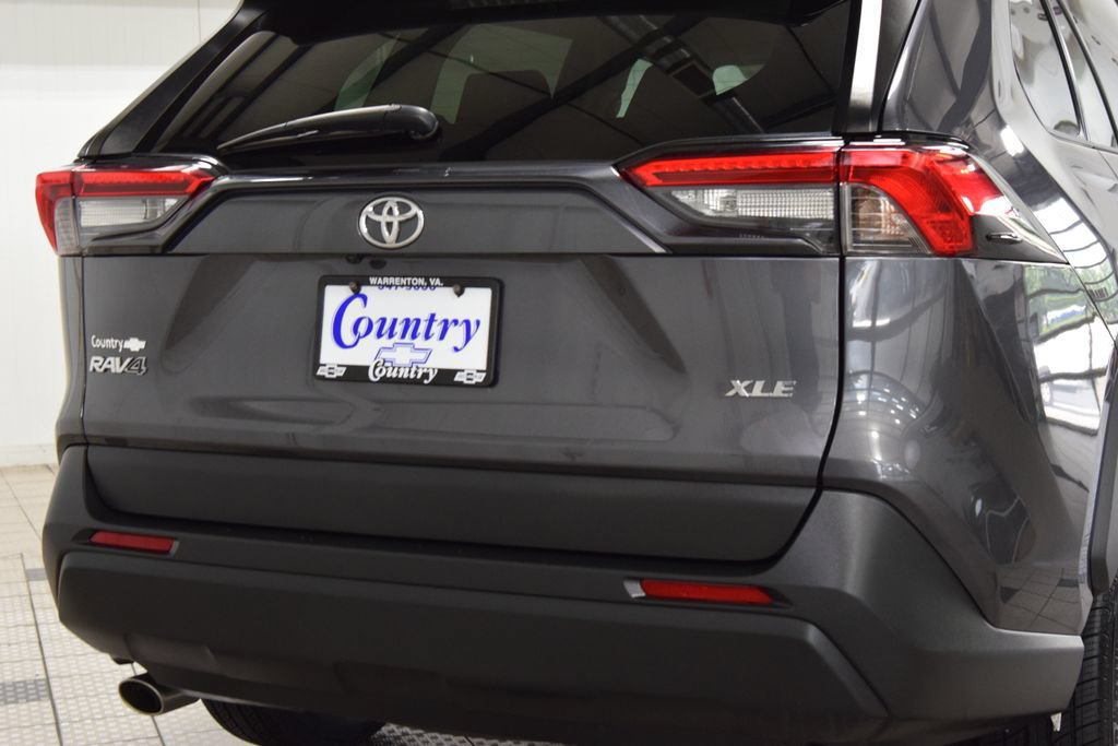 Used 2022 Toyota RAV4 XLE FWD image 18