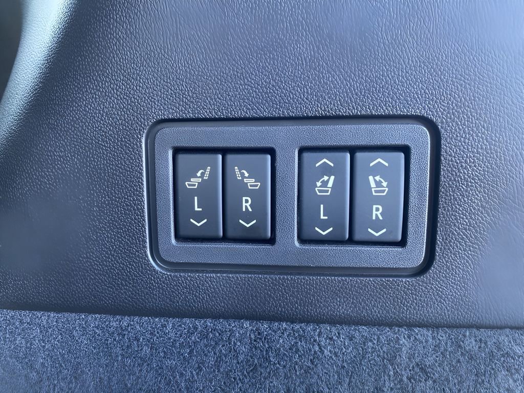 Certified 2024 Cadillac XT6 Premium Luxury w/ Platinum Package image 14