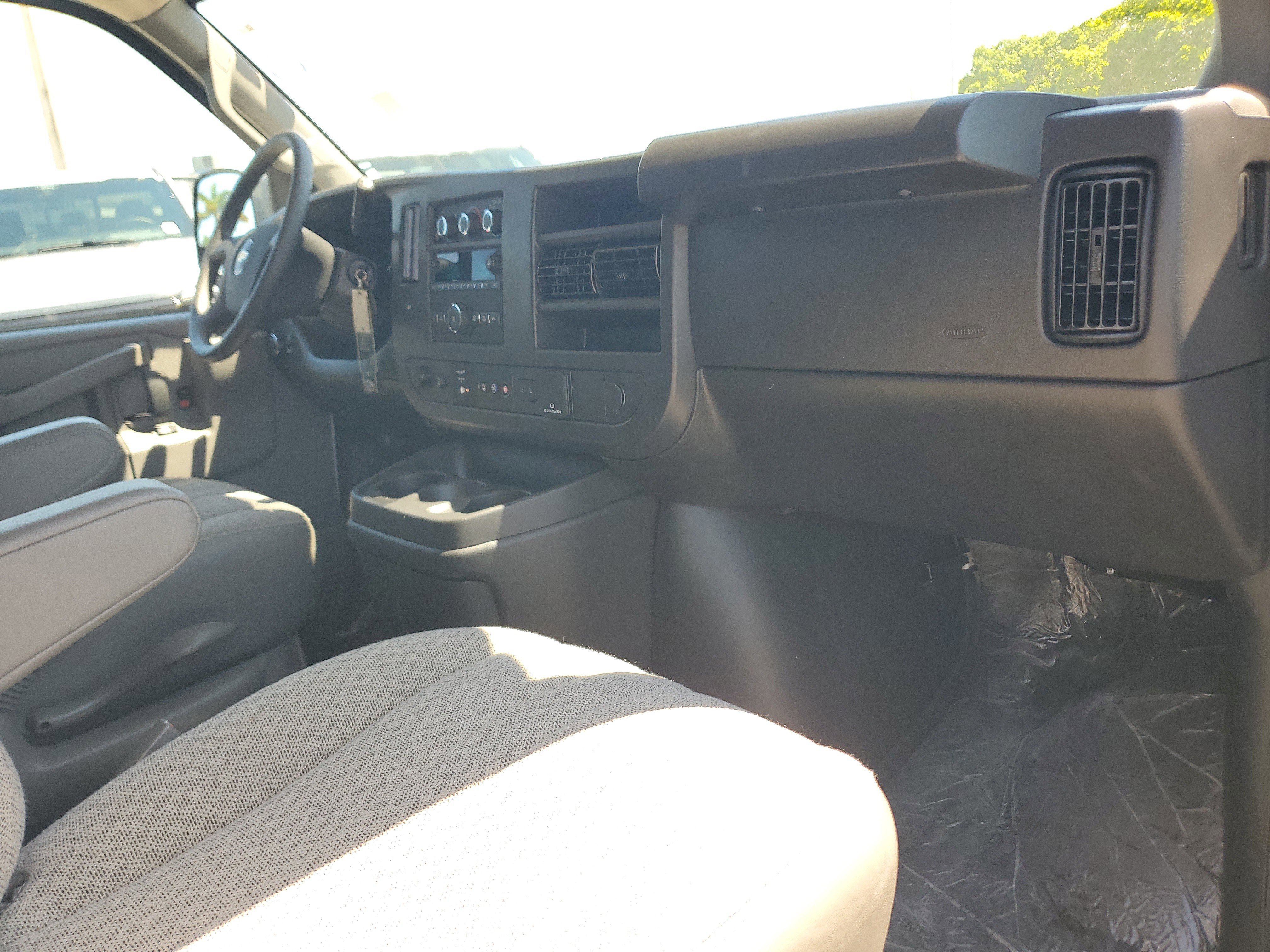 Used 2025 Chevrolet Express 3500 LT w/ LT Preferred Equipment Group RWD image 14