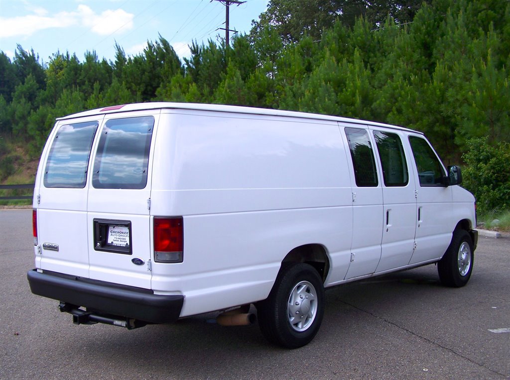 Used 2010 Ford E-350 and Econoline 350 Extended Super Duty image 4