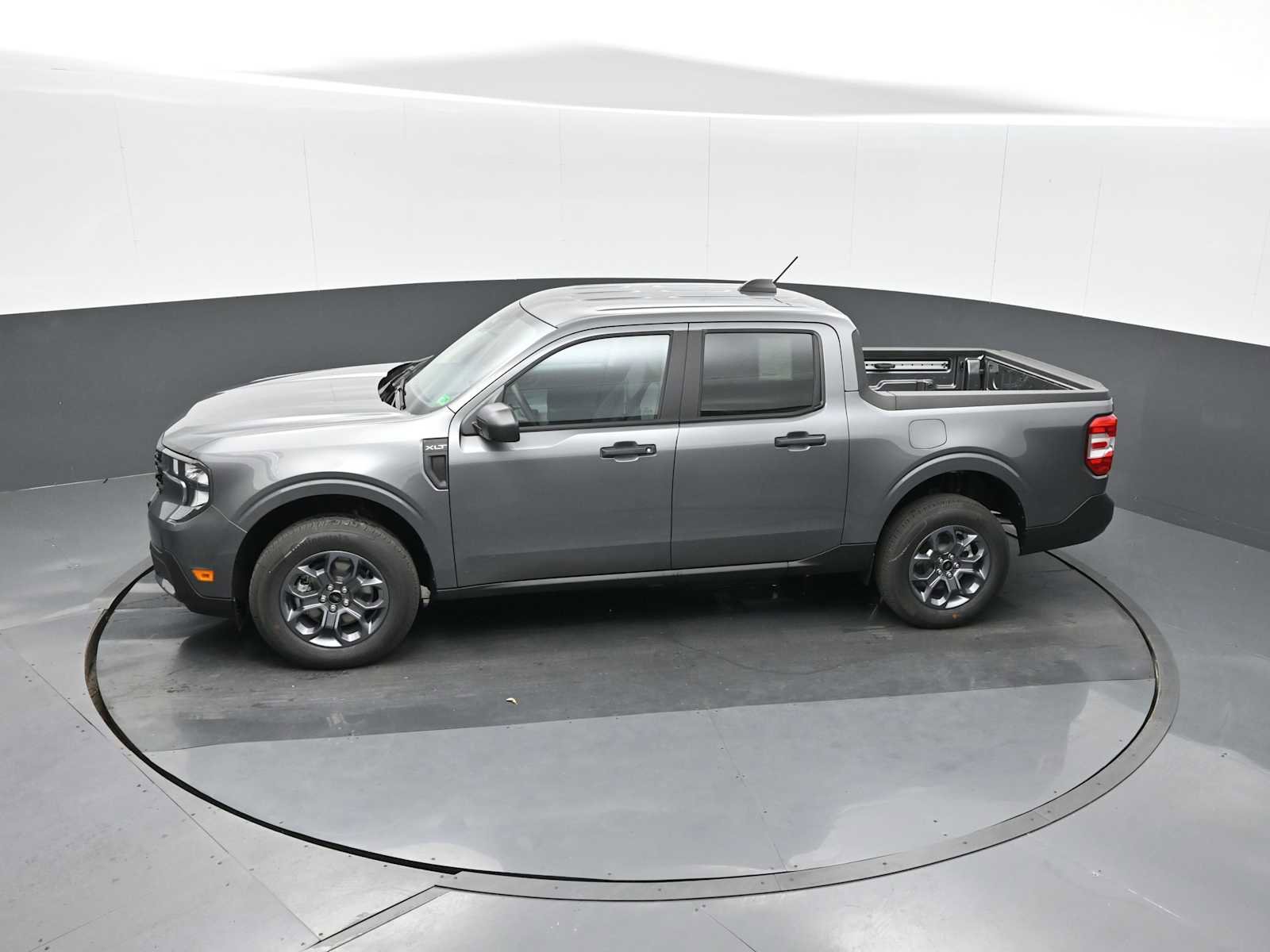 New 2025 Ford Maverick XLT image 13