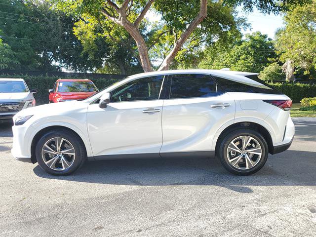 Used 2024 Lexus RX 350 FWD image 2