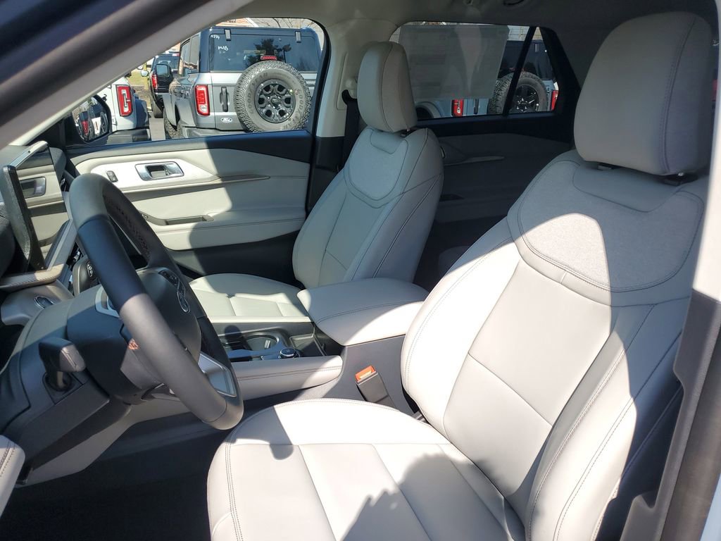 New 2026 Ford Explorer Active image 7