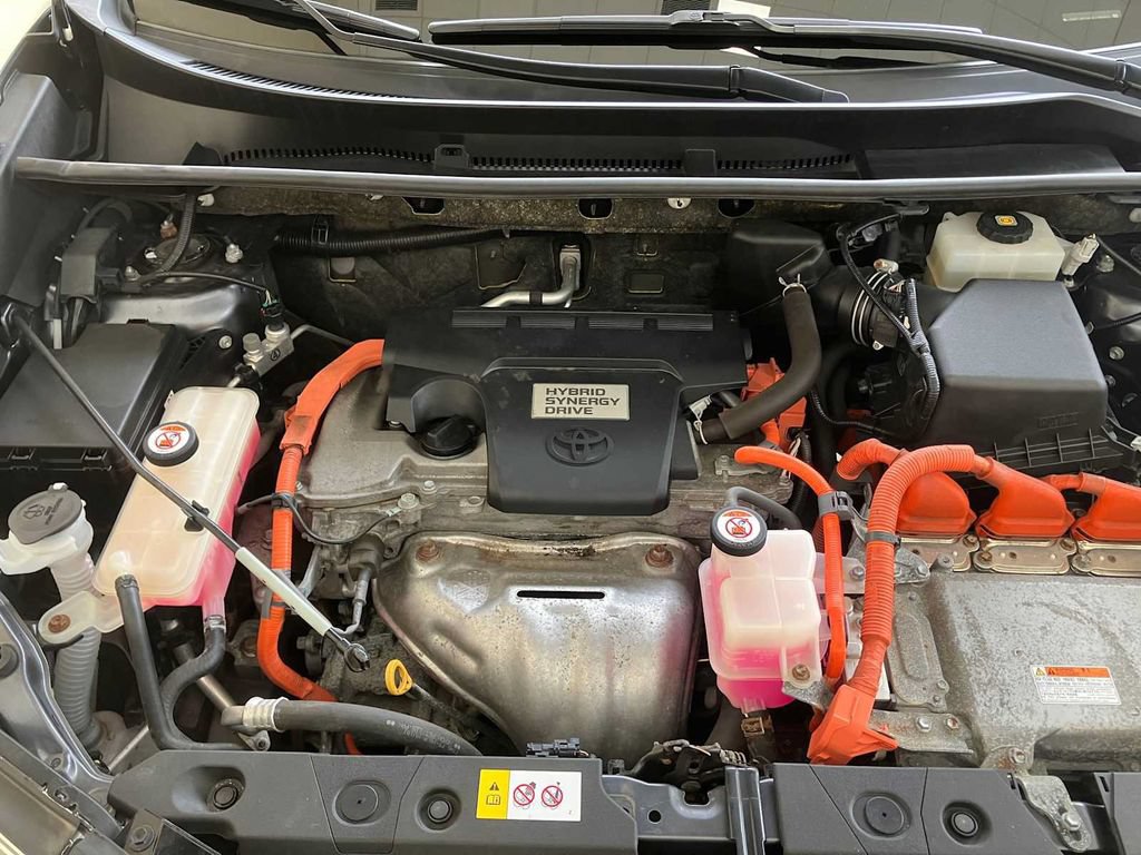 Used 2018 Toyota RAV4 Limited AWD/4WD image 12